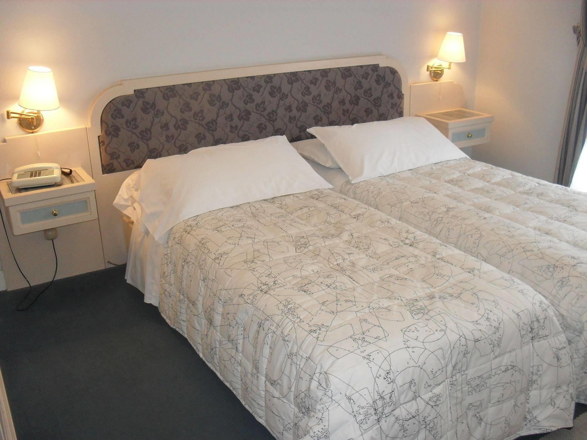 Hotel Parco Della Fonte Vallio Terme ภายนอก รูปภาพ