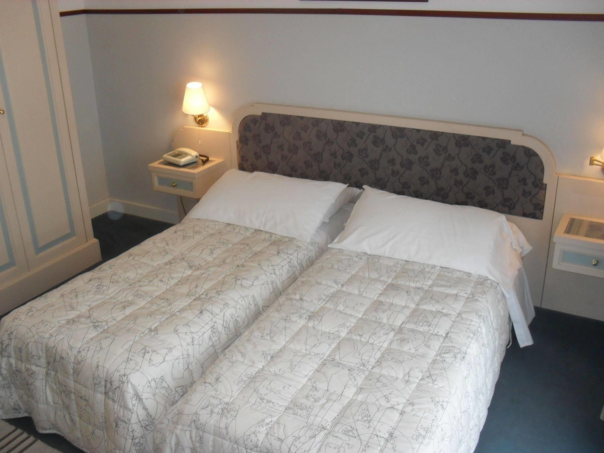 Hotel Parco Della Fonte Vallio Terme ภายนอก รูปภาพ